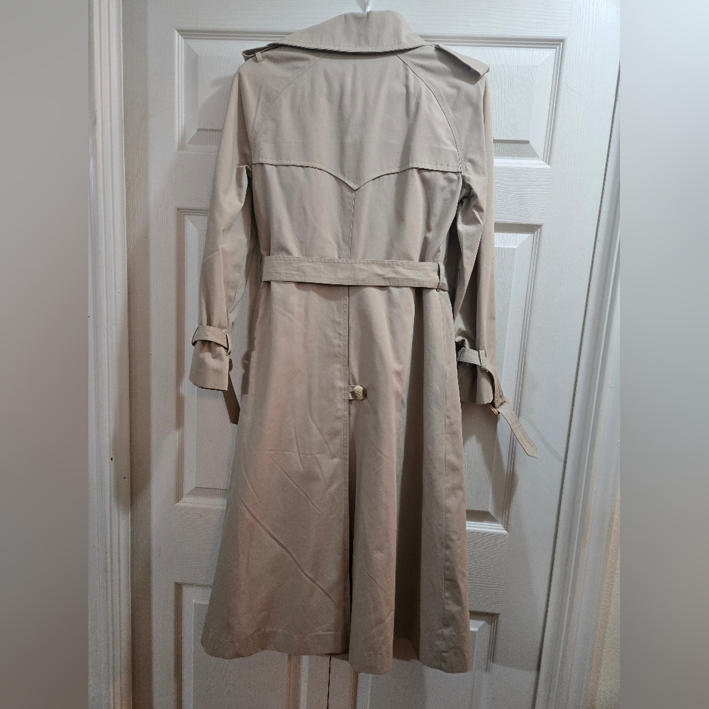 Warm Vintage Elegant Tan Trench Coat - Picture 2 of 12